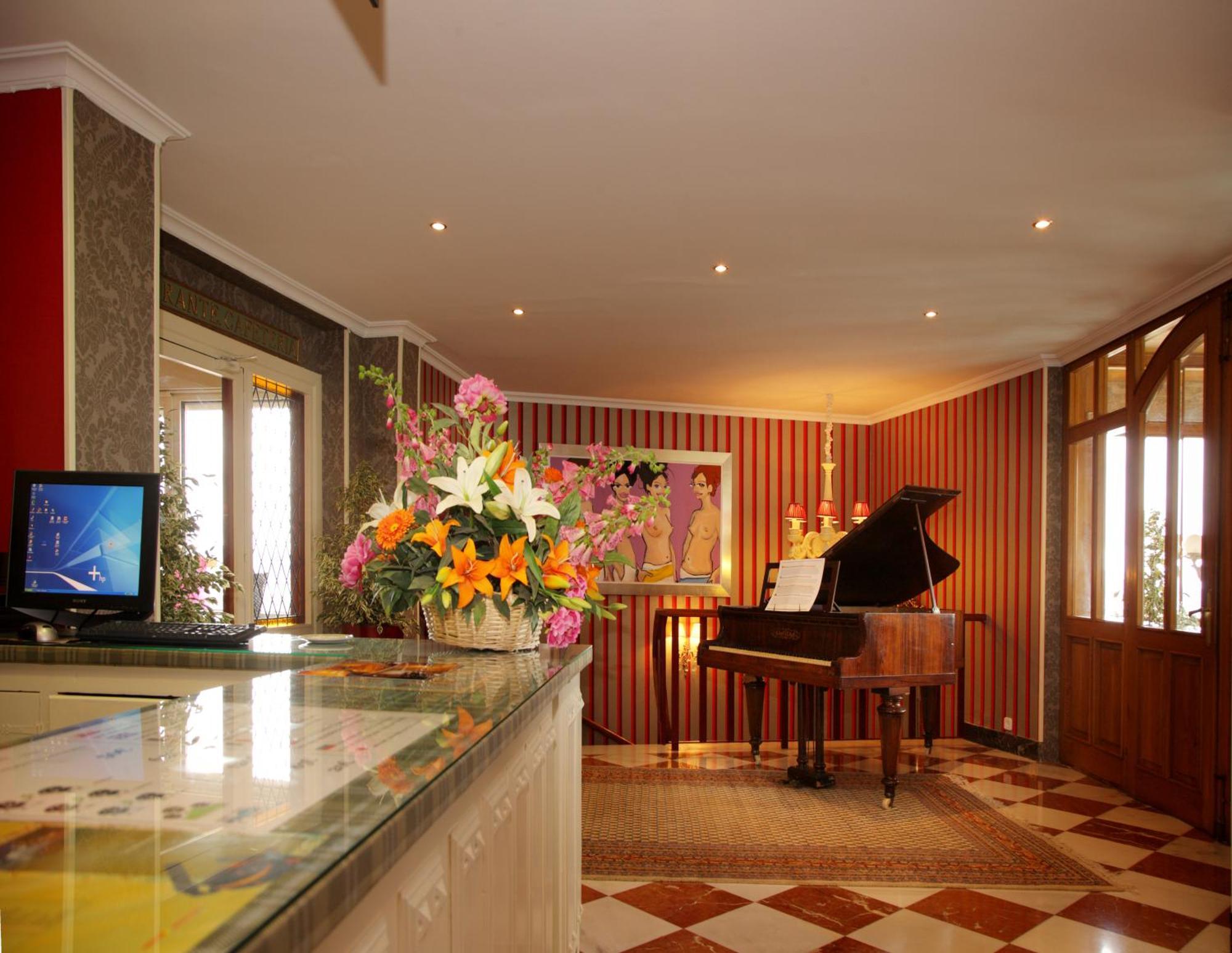 Hotel Restaurante Risco Laredo Kültér fotó